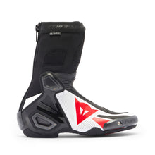Carregar imagem no visualizador da galeria, Dainese Axial 2 Air Boots Black/White/Lave Red Size - 43