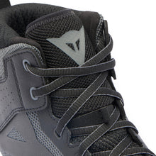 Carregar imagem no visualizador da galeria, Dainese Suburb Air Shoes Black/White/Iron Gate Size - 45
