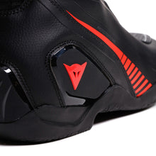 Carregar imagem no visualizador da galeria, Dainese Superya Shoes Black/Red Fluorescent Size - 45