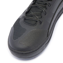 Carregar imagem no visualizador da galeria, Dainese Suburb Air Shoes Black/Black Size - 44