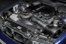 Carregar imagem no visualizador da galeria, Eventuri BMW E39 M5 / E52 Z8 (S62) Black Carbon Plenum Lid - No Emblem