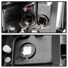 Carregar imagem no visualizador da galeria, Spyder GMC Sierra 14-16 LED Tail Lights Black ALT-YD-GS14-LBLED-BK