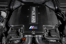 Carregar imagem no visualizador da galeria, Eventuri BMW E39 M5 / E52 Z8 (S62) Black Carbon Plenum Lid - No Emblem