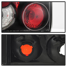 Carregar imagem no visualizador da galeria, Spyder Toyota Corolla 93-97 Euro Style Tail Lights Black ALT-YD-TC93-BK