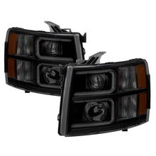 Carregar imagem no visualizador da galeria, Xtune Chevy Silverado 1500/2500 07-13 Halo Projector Headlights Black Smoked PRO-JH-CS07-LED-BSM