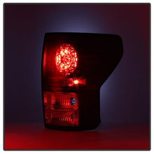 Carregar imagem no visualizador da galeria, Spyder Toyota Tundra 07-13 LED Tail lights Black ALT-YD-TTU07-LED-BK