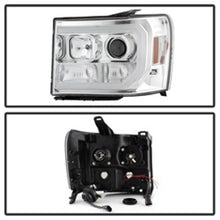Carregar imagem no visualizador da galeria, Spyder GMC Sierra 1500/2500/3500 07-13 V2 Projector Headlights - Chrome PRO-YD-GS07V2-LBDRL-C