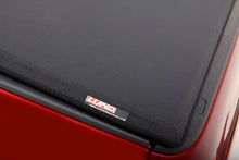 Carregar imagem no visualizador da galeria, Lund 07-17 Toyota Tundra (5.5ft. Bed) Genesis Elite Tri-Fold Tonneau Cover - Black