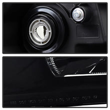 Carregar imagem no visualizador da galeria, Xtune Chevy Silverado 07-13 Crystal Headlights Black Smoked HD-JH-CS07-AM-BSM