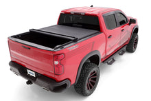 Carregar imagem no visualizador da galeria, Lund 2019 Chevrolet Silverado 1500 (5.5ft. Bed) Genesis Elite Roll Up Tonneau Cover - Black
