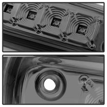 Carregar imagem no visualizador da galeria, xTune Chevy Silverado 07-13 / GMC Sierra 07-13 LED 3RD Brake Light - Chrome BKL-CSIL07-LED-C