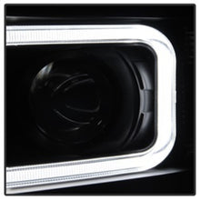 Carregar imagem no visualizador da galeria, Xtune Chevy Silverado 1500/2500/3500 07-13 Projector Headlights Black PRO-JH-CS07-LED-BK