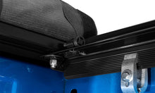Carregar imagem no visualizador da galeria, Lund 02-17 Dodge Ram 1500 (5.5ft. Bed) Genesis Elite Roll Up Tonneau Cover - Black