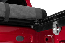 Carregar imagem no visualizador da galeria, Lund 2019 Chevrolet Silverado 1500 (5.5ft. Bed) Genesis Elite Roll Up Tonneau Cover - Black