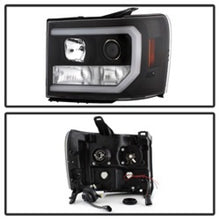 Carregar imagem no visualizador da galeria, Spyder GMC Sierra 1500/2500/3500 07-13 V2 Projector Headlights- Black PRO-YD-GS07V2-LBDRL-BK