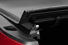 Carregar imagem no visualizador da galeria, Lund 2019 Chevrolet Silverado 1500 (5.5ft. Bed) Genesis Roll Up Tonneau Cover - Black