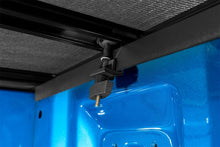 Carregar imagem no visualizador da galeria, Lund 99-07 Chevy Silverado 1500 (5.8ft. Bed) Genesis Elite Tri-Fold Tonneau Cover - Black