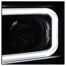 Carregar imagem no visualizador da galeria, Xtune Chevy Silverado 1500/2500/3500 07-13 Projector Headlights Black PRO-JH-CS07-LED-BK
