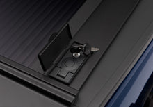 Load image into Gallery viewer, Retrax 99-06 Chevy/GMC 6.5ft Bed / 07 Classic w/ Stake Pocket RetraxONE MX