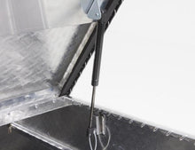 Load image into Gallery viewer, Lund Universal Aluminum Gull Wing Cross Box - Brite