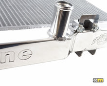 Carregar imagem no visualizador da galeria, mountune 14-19 Ford Fiesta ST Triple Pass Radiator Upgrade