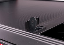 Load image into Gallery viewer, Retrax 07-up Tundra CrewMax 5.5ft Bed w/ Deck Rail Sys w/ Stake Pocket RetraxONE MX