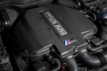 Carregar imagem no visualizador da galeria, Eventuri BMW E39 M5 / E52 Z8 (S62) Black Carbon Plenum Lid - No Emblem