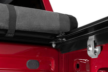 Carregar imagem no visualizador da galeria, Lund 2019 Chevrolet Silverado 1500 6.5ft Bed Genesis Elite Roll Up Tonneau - Black