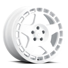 Carregar imagem no visualizador da galeria, fifteen52 Turbomac 17x7.5 5x112 40mm ET 66.56mm Center Bore Rally White Wheel