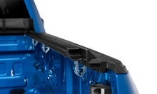 Carregar imagem no visualizador da galeria, Lund 00-04 Dodge Dakota (5ft. Bed) Genesis Elite Roll Up Tonneau Cover - Black