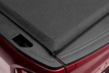 Carregar imagem no visualizador da galeria, Lund 2019 Chevrolet Silverado 1500 (5.5ft. Bed) Genesis Elite Roll Up Tonneau Cover - Black