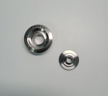 Carregar imagem no visualizador da galeria, Ferrea Ford Voodoo Beehive Spring 7 Deg Pro CNC Tool Steel Retainer - Set of 32