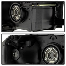 Carregar imagem no visualizador da galeria, Xtune Dodge Ram 1500 02-05 Amber Crystal Headlights HD-JH-DR02-AM-BSM