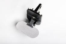 Carregar imagem no visualizador da galeria, Lund Universal 2in Receiver Mount Hitch Step - Black