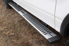 Carregar imagem no visualizador da galeria, Lund Universal Summit Ridge Running Boards - Chrome