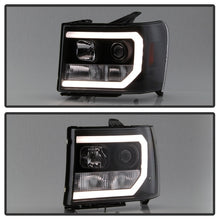 Carregar imagem no visualizador da galeria, Spyder GMC Sierra 1500/2500/3500 07-13 V2 Projector Headlights- Black PRO-YD-GS07V2-LBDRL-BK