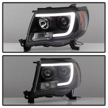 Carregar imagem no visualizador da galeria, Spyder Toyota Tacoma 05-11 Projector Headlights - Light Bar DRL - Black PRO-YD-TT05V2-LB-BK