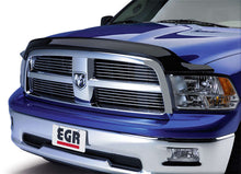 Carregar imagem no visualizador da galeria, EGR 09+ Dodge Ram Pickup Aerowrap Hood Shield (392651)