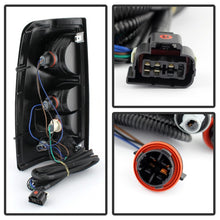 Carregar imagem no visualizador da galeria, Xtune Chevy Silverado 1500-2500-3500 03-06 OEM Style Tail Lights Red Clear ALT-JH-CS03-OE-RC