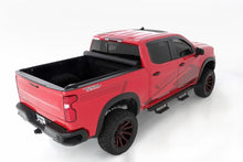 Carregar imagem no visualizador da galeria, Lund 2019 Chevrolet Silverado 1500 (5.5ft. Bed) Genesis Elite Roll Up Tonneau Cover - Black