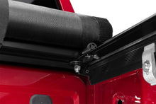 Carregar imagem no visualizador da galeria, Lund 2019 Chevrolet Silverado 1500 (5.5ft. Bed) Genesis Roll Up Tonneau Cover - Black
