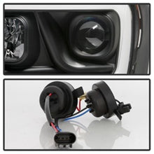 Carregar imagem no visualizador da galeria, Spyder Dodge Ram 1500 06-08 V2 Projector Headlights - Light Bar DRL - Black (PRO-YD-DR06V2-LB-BK)