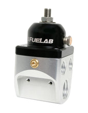 Carregar imagem no visualizador da galeria, Fuelab 585 Carb Adjustable 4 Port FPR Blocking 2-4 PSI (2) -10AN In (4) -6AN Out