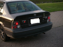 Carregar imagem no visualizador da galeria, Spyder Toyota Tercel 95-98 Euro Style Tail Lights Black ALT-YD-TTER95-BK
