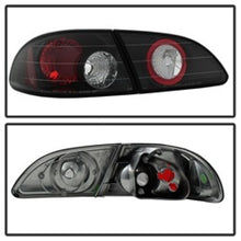 Carregar imagem no visualizador da galeria, Spyder Toyota Corolla 98-02 Euro Style Tail Lights Black ALT-YD-TC98-BK