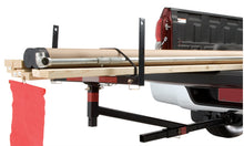 Carregar imagem no visualizador da galeria, Lund Universal Hitch Rack - Black
