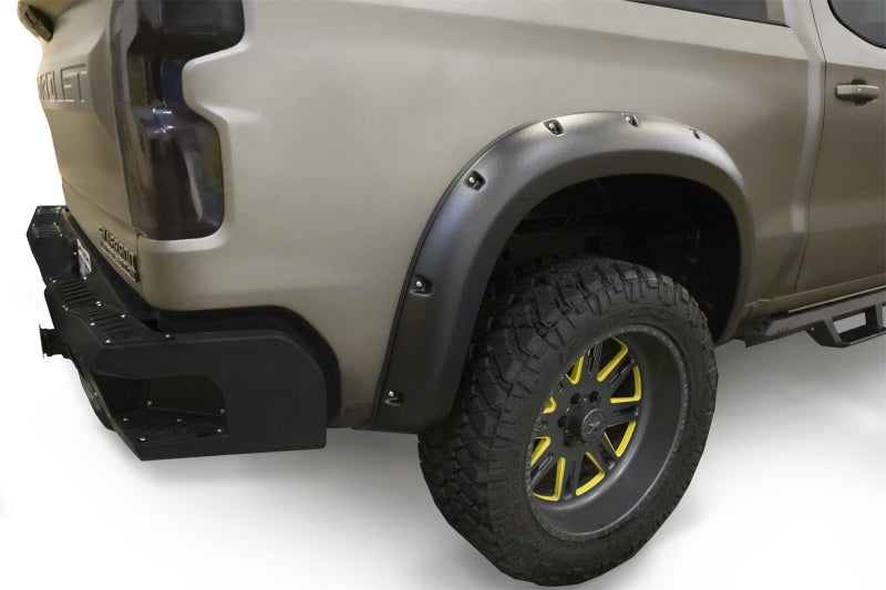 Lund 2019 Chevy Silverado 1500 RX-Rivet Style Smooth Elite Series Fender Flares - Black (2 Pc.Rear)