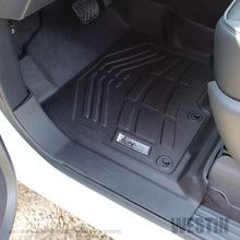 Carregar imagem no visualizador da galeria, Westin 2016-2017 Nissan Titan / Titan XD Wade Sure-Fit Floor Liners Front - Black
