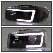 Carregar imagem no visualizador da galeria, Spyder GMC Sierra 1500/2500/3500 99-06 V2 Projector Headlights - DRL - Black PRO-YD-CDE00V2-LB-BK