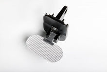 Carregar imagem no visualizador da galeria, Lund Universal 2in Receiver Mount Hitch Step - Black
